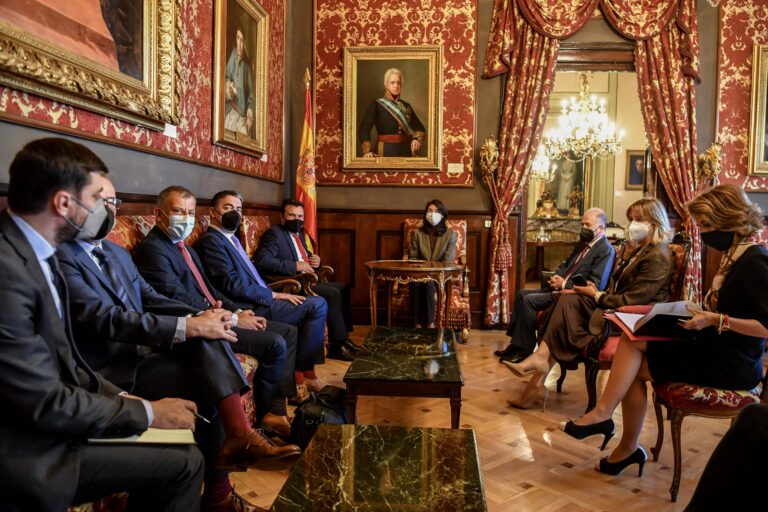 Шпанија силно ја поддржува Македонија на европскиот пат – Заев на средба со претседателката на Сенатот на Шпанија Куенка