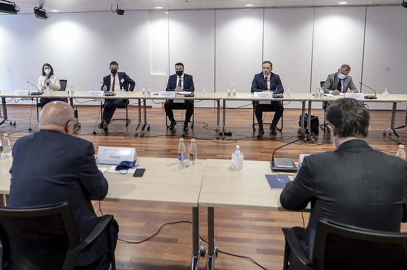 Средба Заев -Тимерманс: Силна поддршка за почеток на преговорите и честитки за лидерството во вложувањата во обновливи извори на енергија