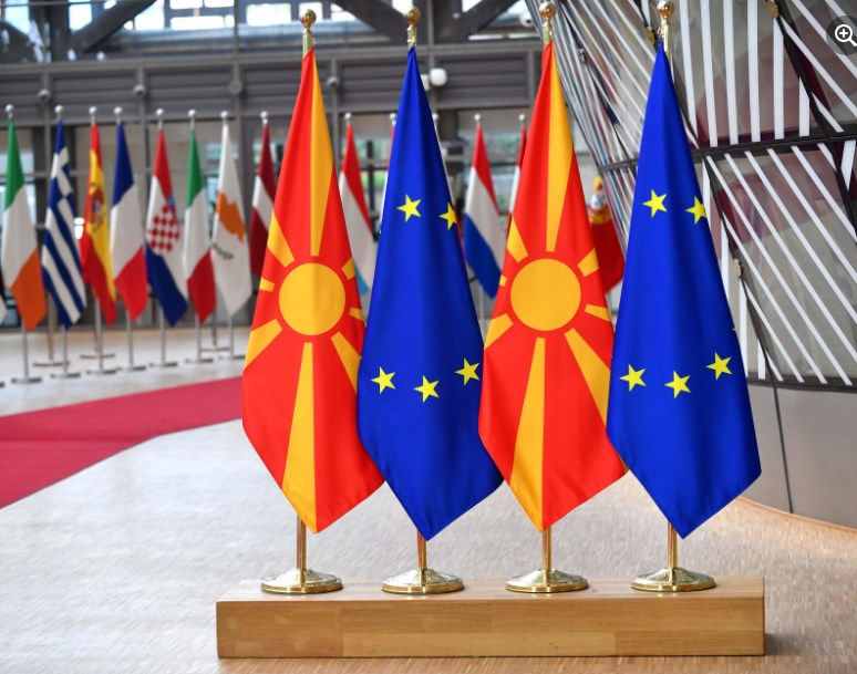 Повик на Димитров за денешниот протест: Во едната рака македонското, во другата европското знаме за да ја потсетиме ЕУ на нејзините принципи