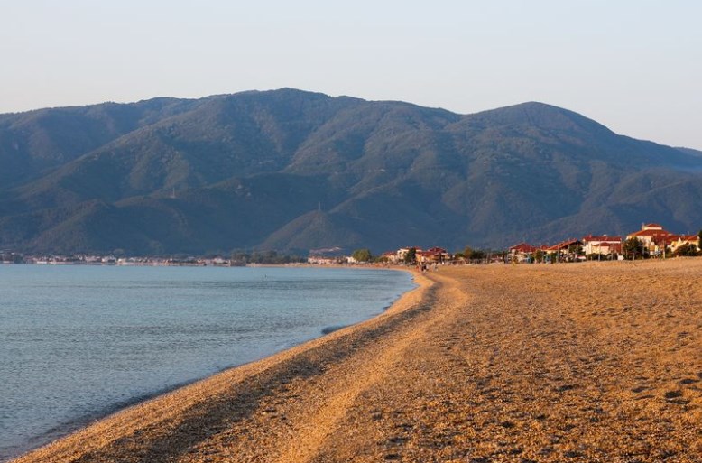 Еве какви се цените во Грција: Kекс на плажа евро и половина, гиро две
