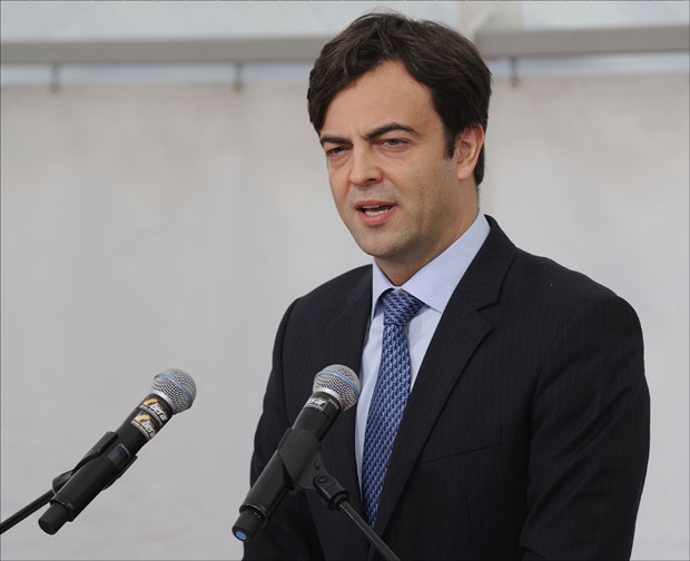 Александар Обрадовиќ, советникот на Заев е новиот директор на ЕЛЕМ трејд