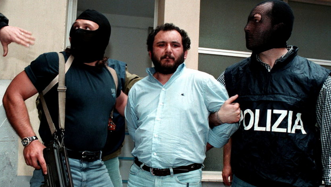 Италија во шок-Убиецот на судијата Џовани Фалконе пуштен на слобода!