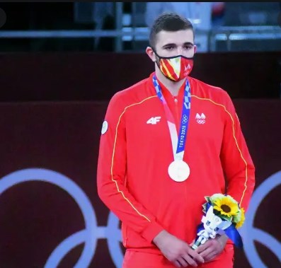 Србија дава 60.000 евра за сребрен медал, Заев и Наумче двојно помалку