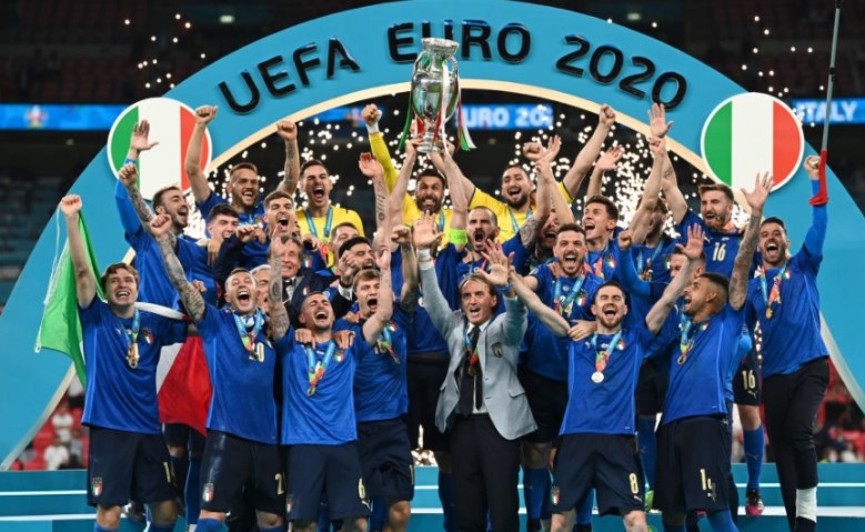 Цела Италија слави европска титула