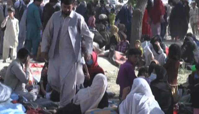 Талибанците по преземањето на власта: Жените мора да носат хиџаб, дипломатите да продолжат да работат