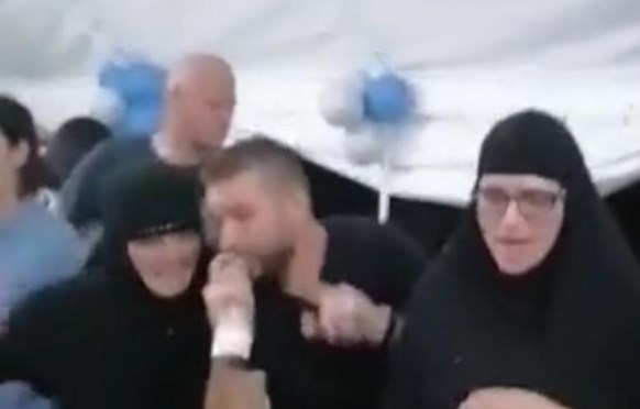 Монахињи во Србија пејат „коктел љубави“ од Баја (ВИДЕО)
