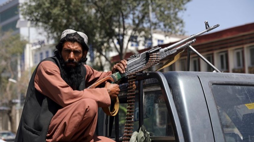 Стотина членови на авганситанската влада се убиени од Талибанците