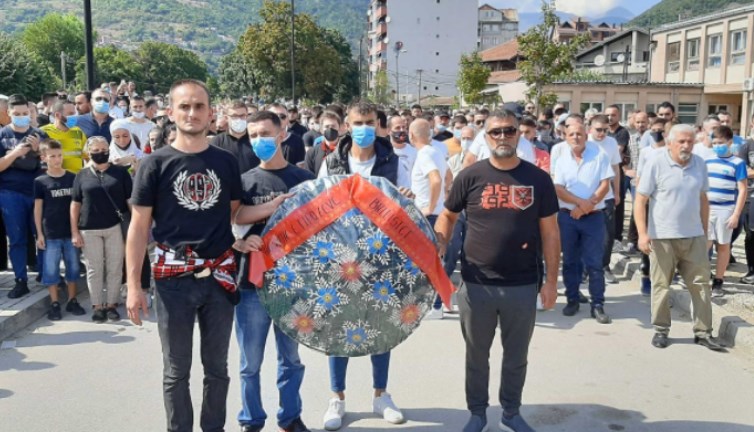Граѓаните на Тетово се кренаа, дојдоа и Балистите (ФОТО)