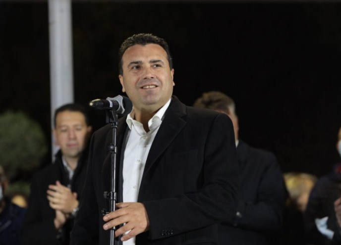 Човек со илјада лица: Од националшовинистички, Заев сака да направи СДСМ-Народен!?