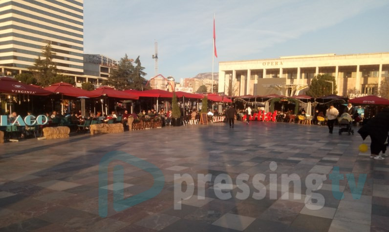 Заев и Вучиќ не се добредојдени во Тирана