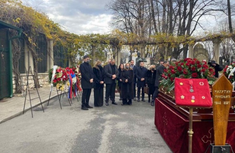 Мркоњиќ погрбан без поп и крст (ФОТО)