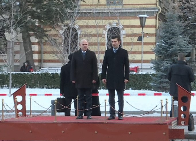 Mолкот на СДСМ и Ковачевски покажуваат дека се спремни за пазарење со Бугарија