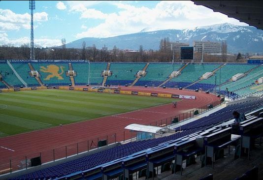 „Пријателите“ на Македонија, Бугарија и Грција сакаат заедно да организираат ЕП на „никакви“стадиони, Скопје изоставено