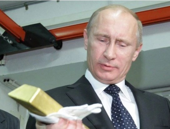 Путин заработува 70.000 фунти годишно плуз пензии од КГБ