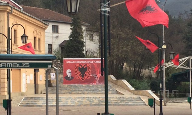 Мицкоски: Дали градоначалникот на Кичево ќе биде голем јунак ако го загуби или задржи албанското знаме