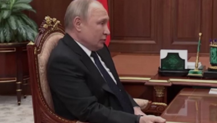 Нити мрда ниту прета: Дали Путин е сериозно болен (ФОТО)