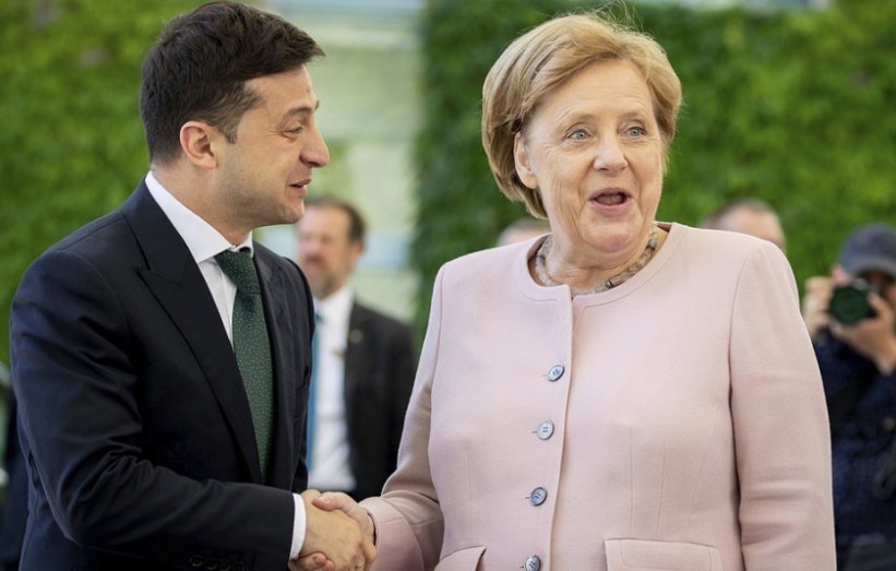 Зеленски ја обвини Меркел зошто Украина не влегла во НАТО