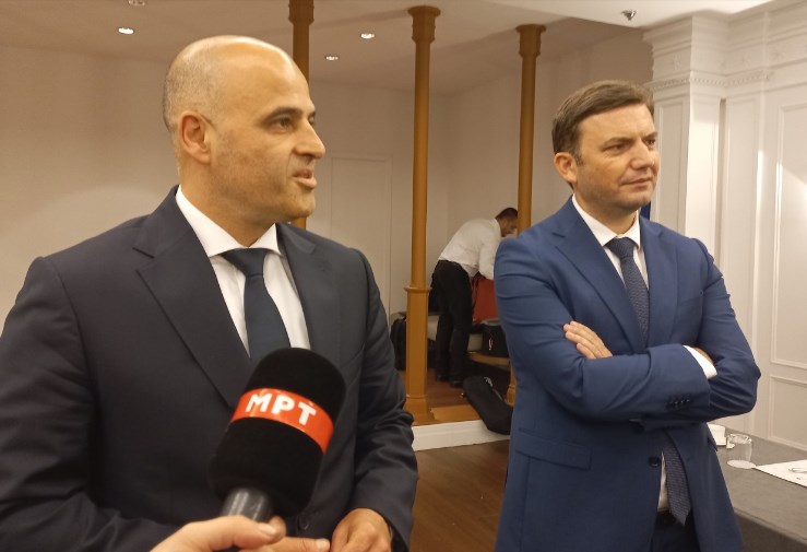 Не сака да се врзува со датуми: Koвачевски по средбата со Петков не открива дали има нови услови oд Бугарија