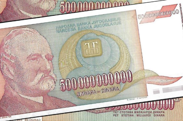 Каде беа а каде се сега: Србија пред 30 години имаше хиперинфлација а сега имаат просечна плата над 700 евра