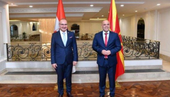 Шефот на хрватската дипломатија позитивен на корона а пред неколку дена беше во Скопје: Државниот врв во карантин?