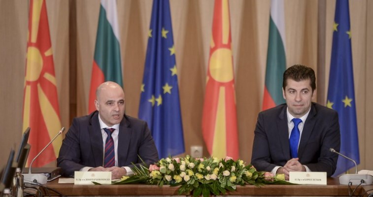 Бугарските и барањата на Кирил Петков не смее да влезат во преговарачката рамка