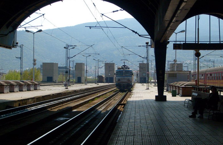 На железничка станица во Скопје нема возови но има дојава за бомба
