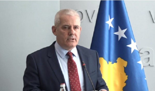 Косовски министер му порача на Вучиќ дека го чекаат „тешки денови, недели, месеци“