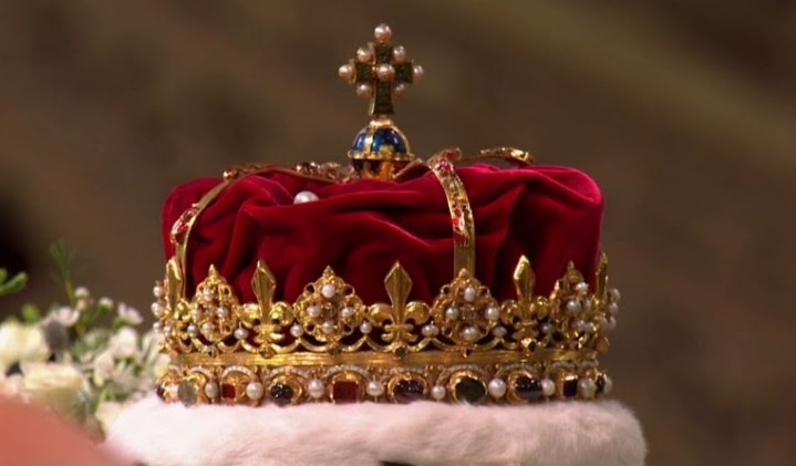 Ова е круната на Елизабета, изложена со украдени дијаманти од Индија (ФОТО)