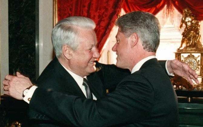 Русите и Клинтон го излажале Милошевиќ да не прифати договор подобар од Кумановскиот