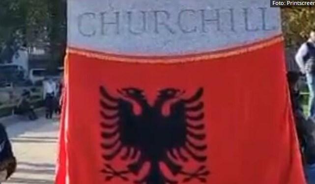 Албанците во Лондон го претворија Черчил во „командант Черчили“