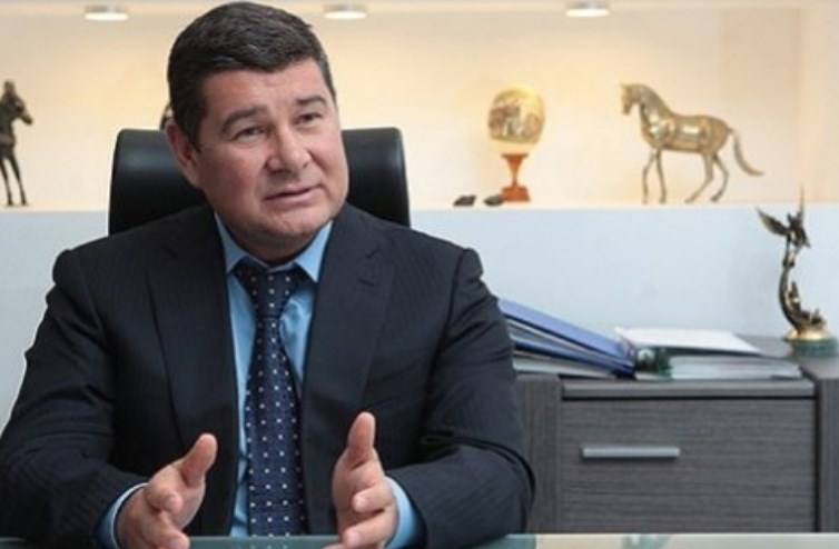 Премиерот ќе бара да се поништи пасошот на Онишченко