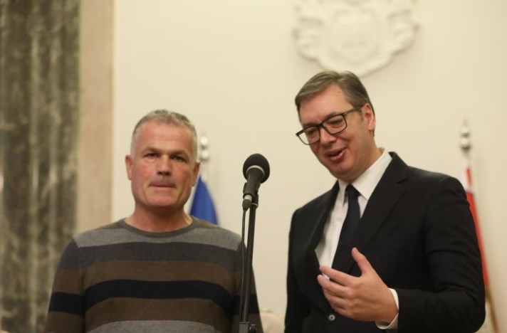 Претседателот Вучиќ ќе му го надомести целото вино на винарот од Косово