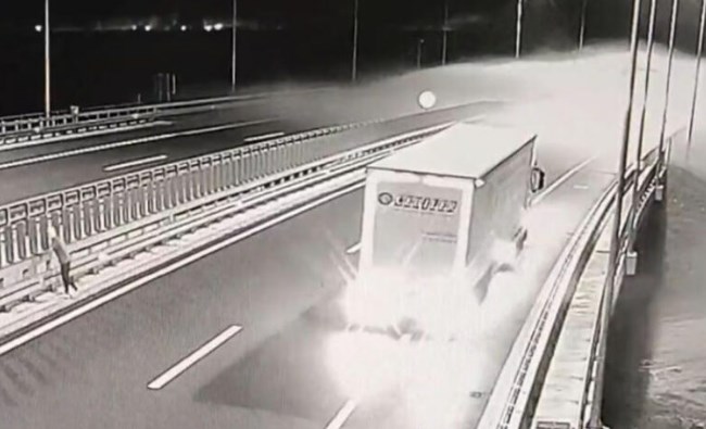 Камион голта се пред себе во Пирот