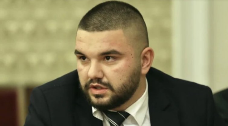 Одложено првото рочиште за нападот врз Пендиков: „Бегалецот“ во Софија се бара во судницата