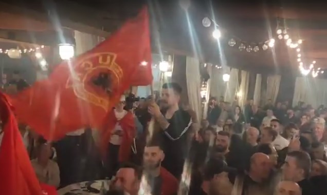 Знамето на УЧК гордо се вееше на изборите во Црна Гора (ВИДЕО)