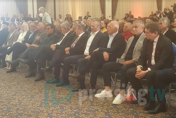 Пикси, Дејо, Биниќ, Дика, дојдоа во Скопје да му направат чест на Дарко Панчев (ФОТО)