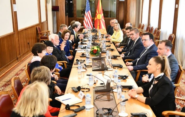 Мицкоски на средба со  Советот на американски амбасадори