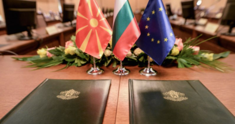 „Всичко“ е по процедура: Европските дипломати и Бугарија со нова финта како да ја убедат опозицијата да гласа за уставни измени