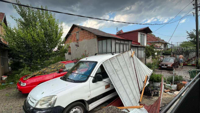 Еве што остана по страшното невреме во Скопје (ФОТО)