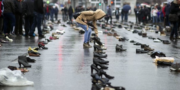 Нема кој да ги обуе чевлите што ги оставија пред Влада: 77.000 млади си заминале од Македонија поради власта на СДСМ