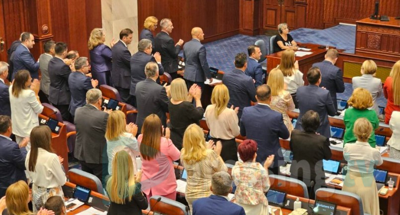 Паднаа сите лаги на власта дека ВМРО-ДПМНЕ ќе ги поддржи уставните измени
