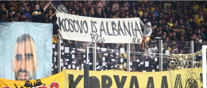 Високи казни за транспарентот „Косово е Албанија“