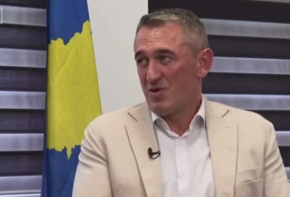Српски министер вели дека е побезбеден на Косово отколку во Србија