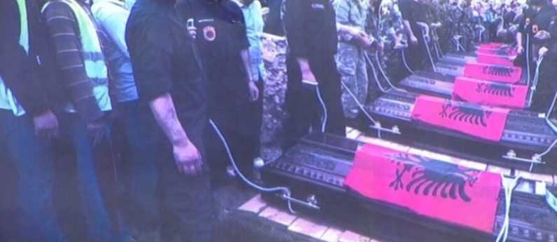 Вучиќ за терористите од „Диво насеље“: Имаа државни погреби а убија македонски полицајци