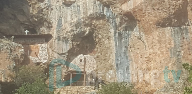 Убава Македонија: Сте ја посетиле ли црквата во карпа во Радожда? (ФОТО)