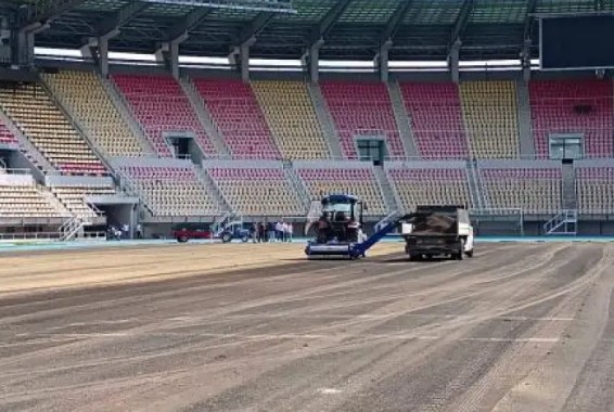 Хибридна треба „никнува“ на „Градски“ за мечот против Англија (ФОТО)