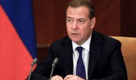 Медведев: Државата со три букви има корист од војната во Украина