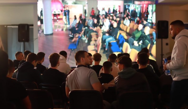 Американскиот универзитет на Европа – ФОН (АУЕ ФОН) и Македонската Еспорт Федерација (МЕСФ) го организираа настанот што предизвика рекорден број на пријавени млади учесници