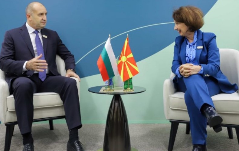 Силјановска му пратила порака на порака на Радев, се слушнале и на телефон