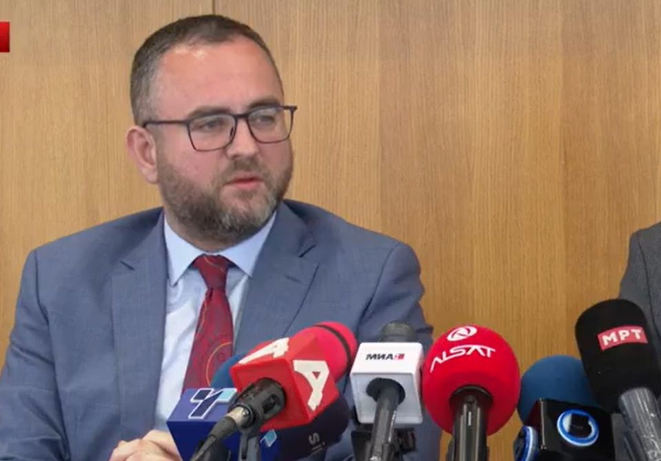Тошковски: Да покажеме дома дека создаваме европски вредности, но и за нас да важат истите принципи за европскиот пат како и за сите други